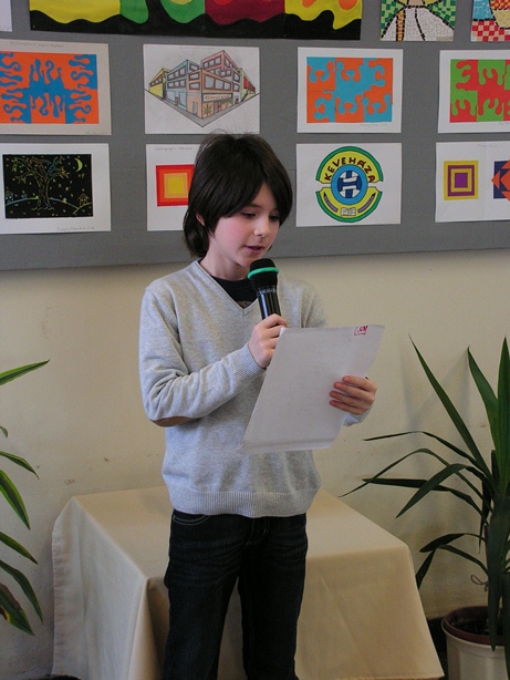 Idén megadott rímekhez kellett saját verset alkotniuk diákjainknak a költészet napja alkalmából.