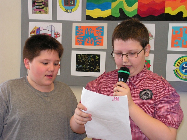 Idén megadott rímekhez kellett saját verset alkotniuk diákjainknak a költészet napja alkalmából.
