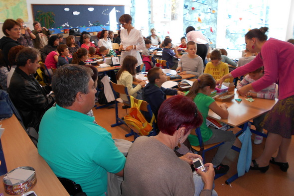 Újbuda Önkormányzatának szervezésében harminc bolgár pedagógus és intézményvezető tett szakmai látogatást iskolánkban.